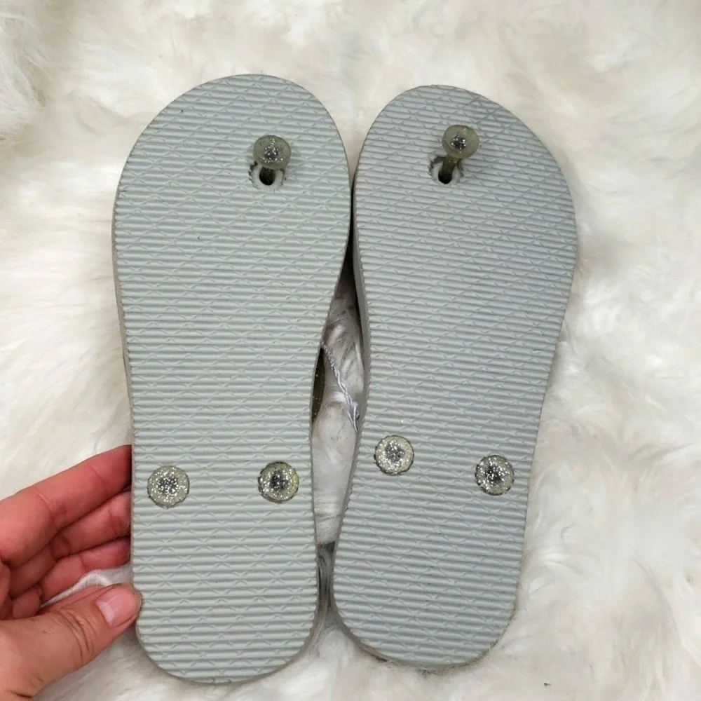 DKNY Big Girls Zoey Flip Flops Size 4-5 Silver Pink Logo Glitter NEW